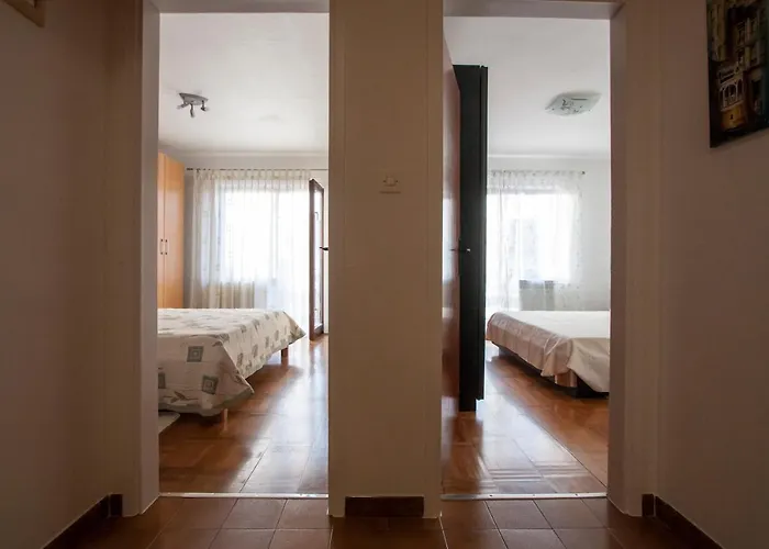 公寓 Nola By Rent Istria *