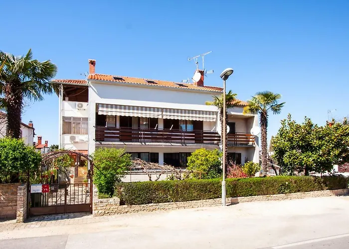 Apartament Nola By Rent Istria